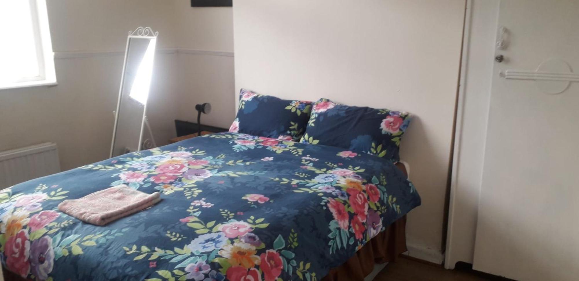 Sports City Guest House Манчестър Екстериор снимка