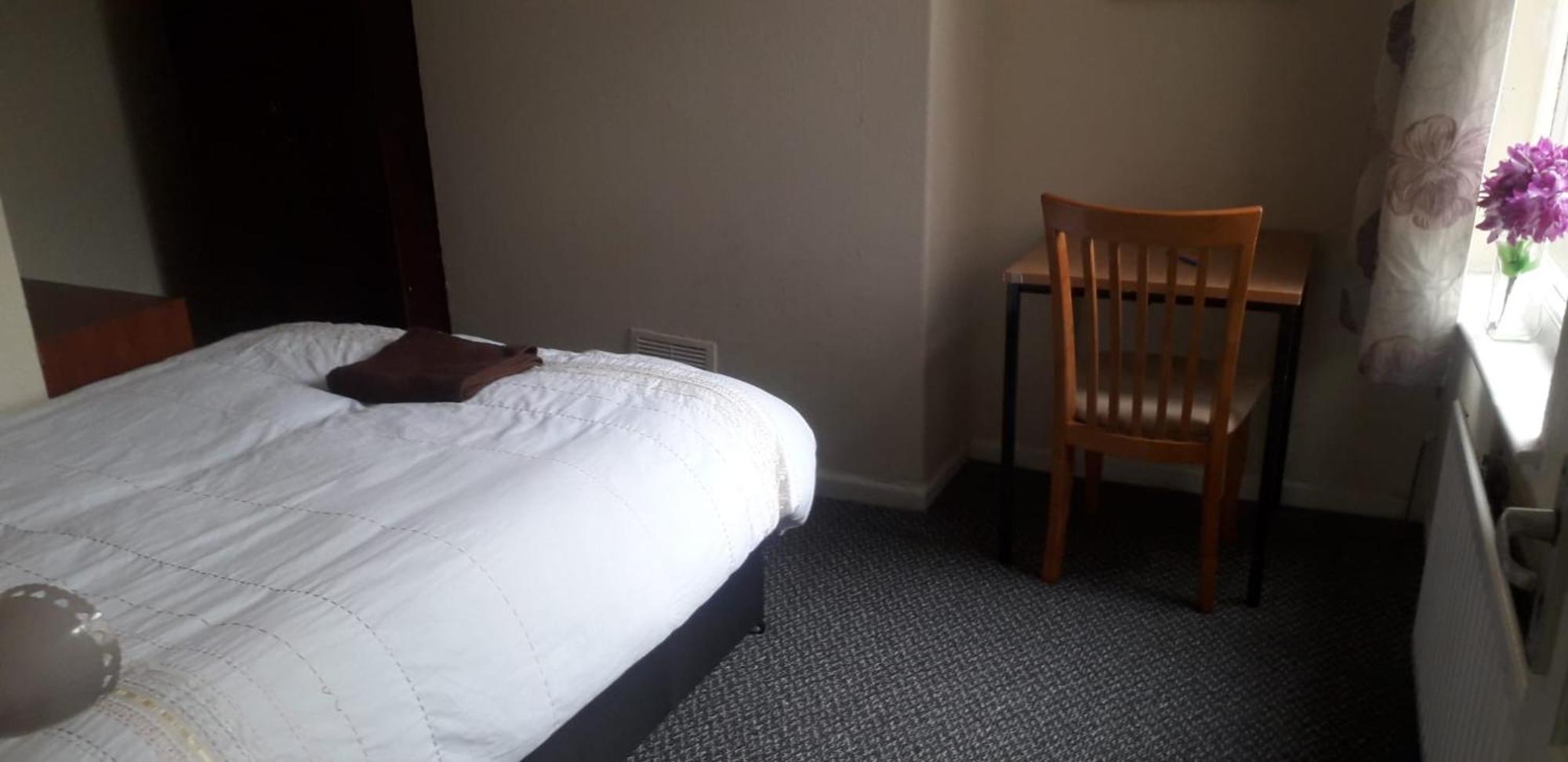 Sports City Guest House Манчестър Екстериор снимка